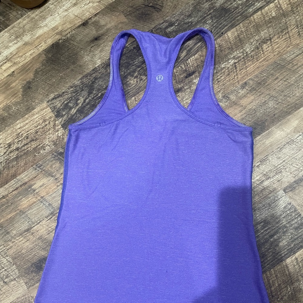 2 Lululemon reversible tank tops!